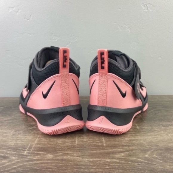 NEW Nike Lebron Soldier XIII - Picture 4 of 5